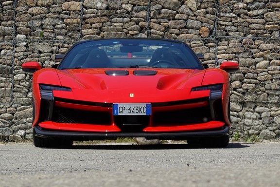 2025 Ferrari SF90XX Spider is more than a numbers game - Reviews | Driving