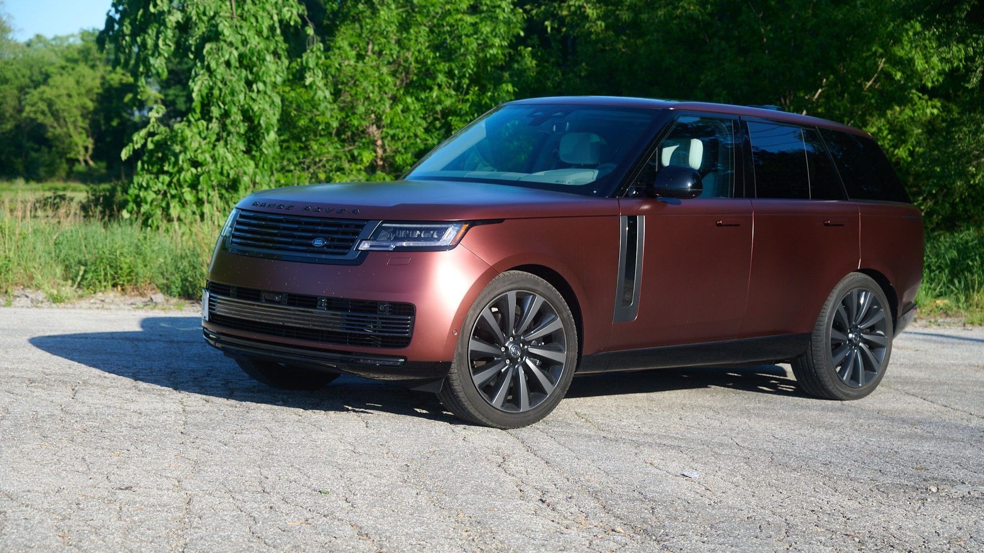 Range Rovers recalled due to water leaking into rearview camera | Driving