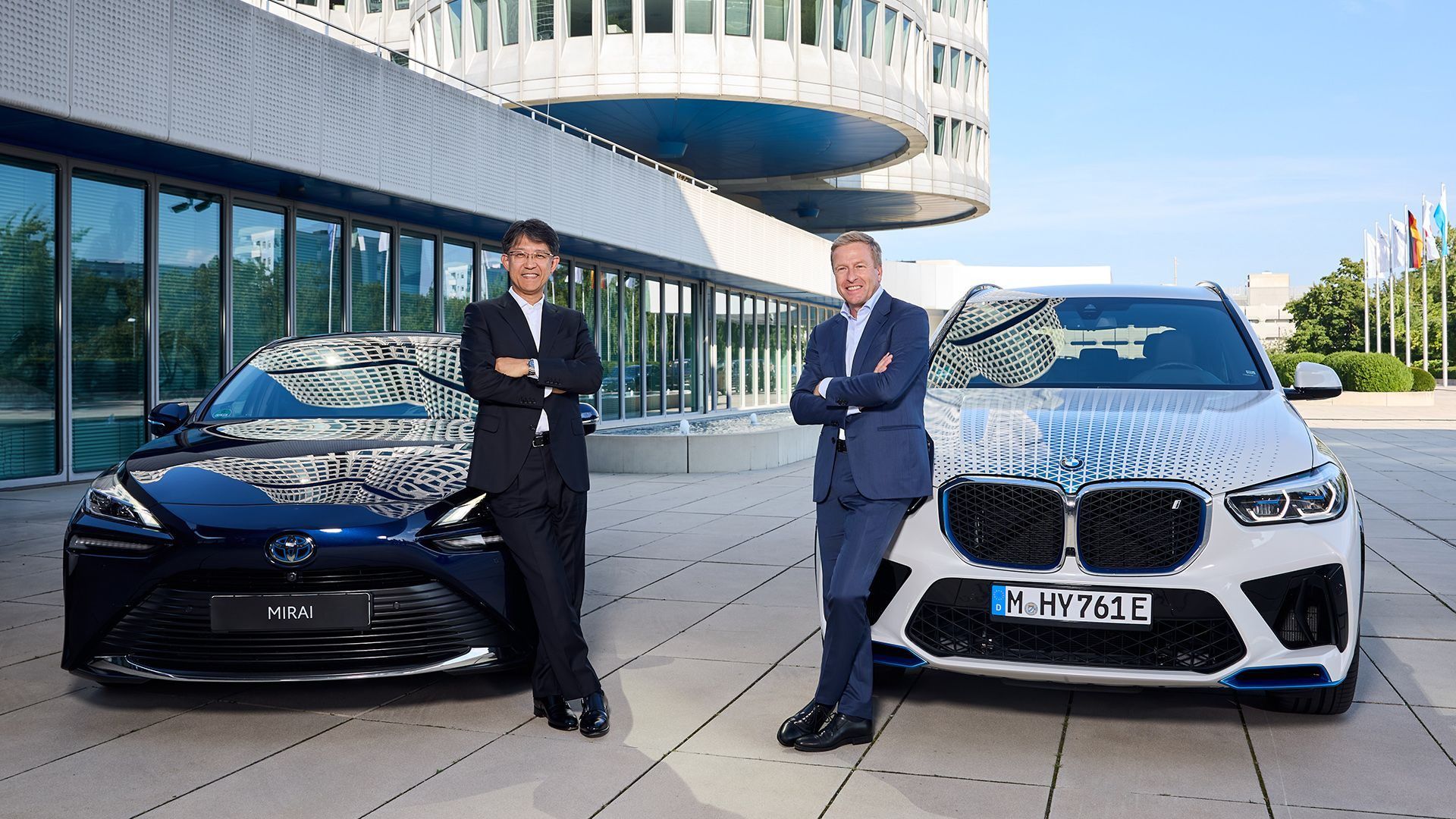 BMW's Hydrogen-Fueled Future: A Luxury FCEV by 2028