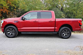 2025 Ford F-150 Lightning Flash