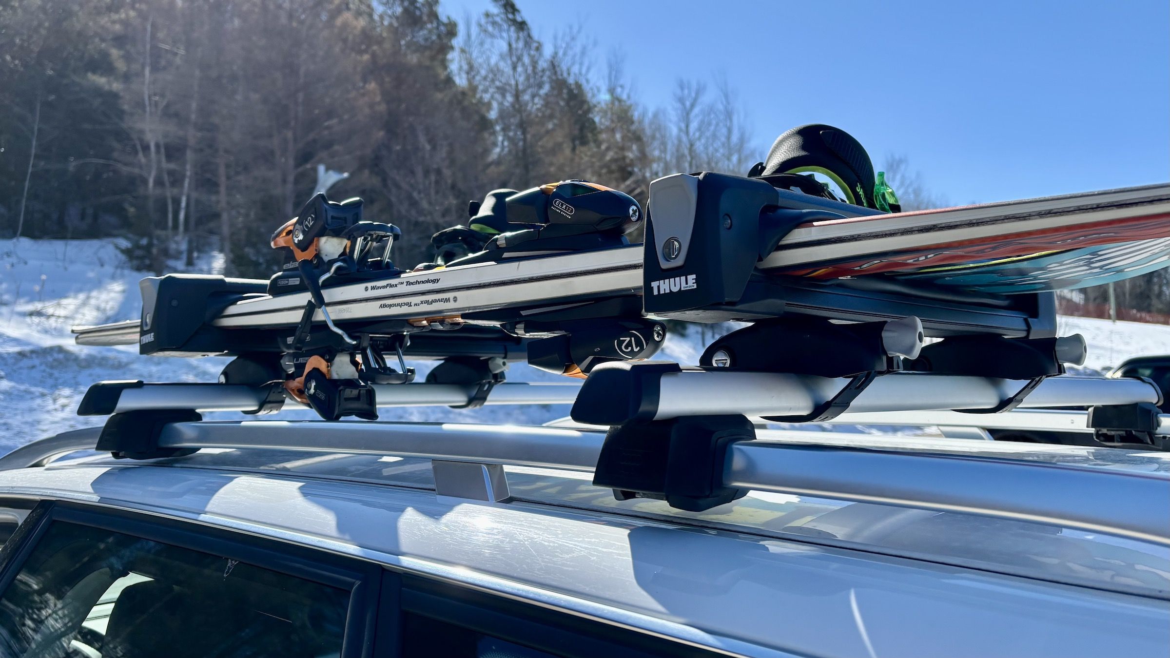 Thule SnowPack M Ski and Snowboard Rack