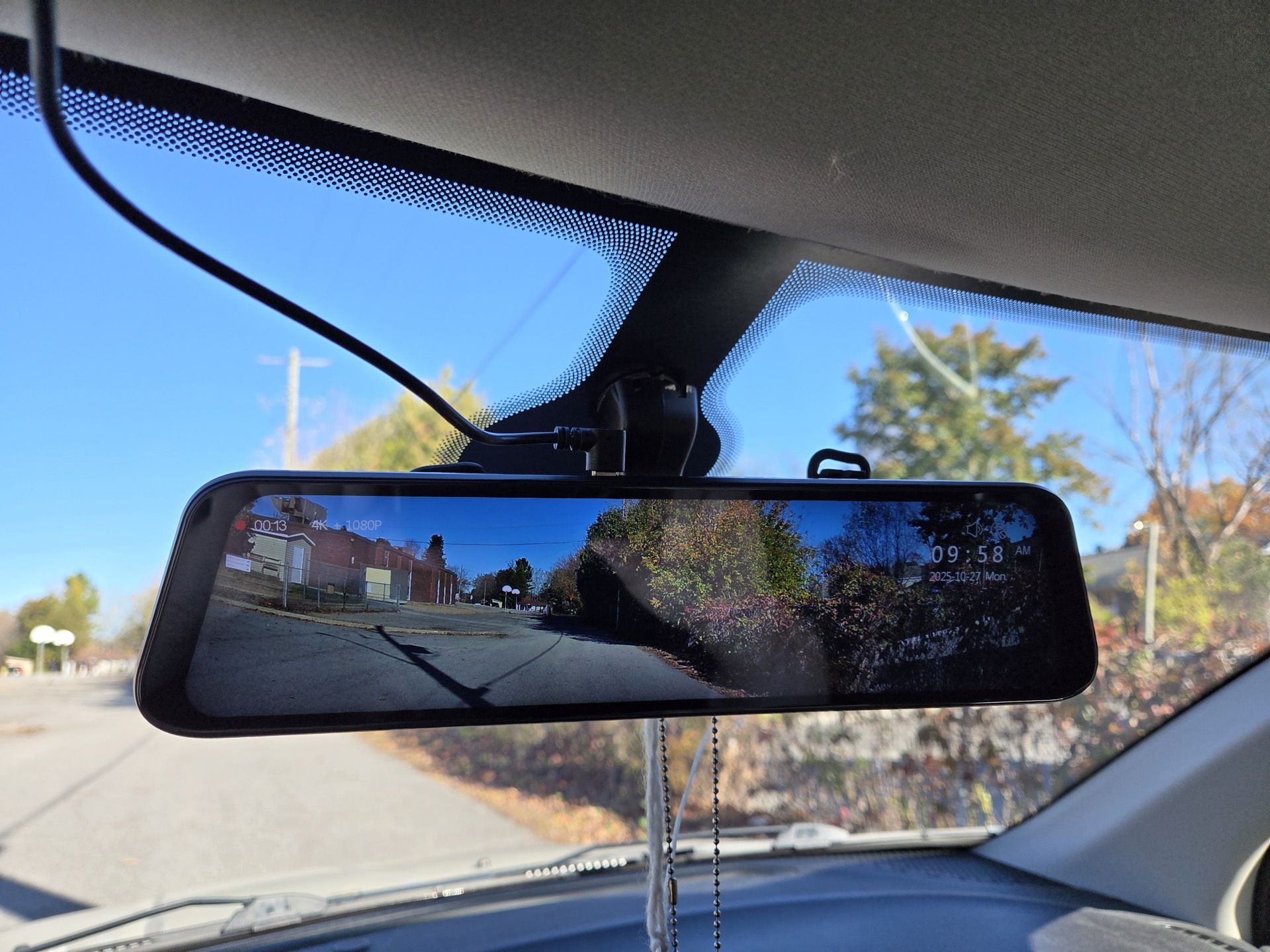 Wolfbox G840S dashcam digital mirror