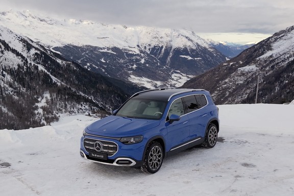 2027 Mercedes-Benz GLB | First Look - Reviews | Driving