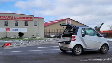 Ontario driver busted for ladder crammed into Smart car | Driving