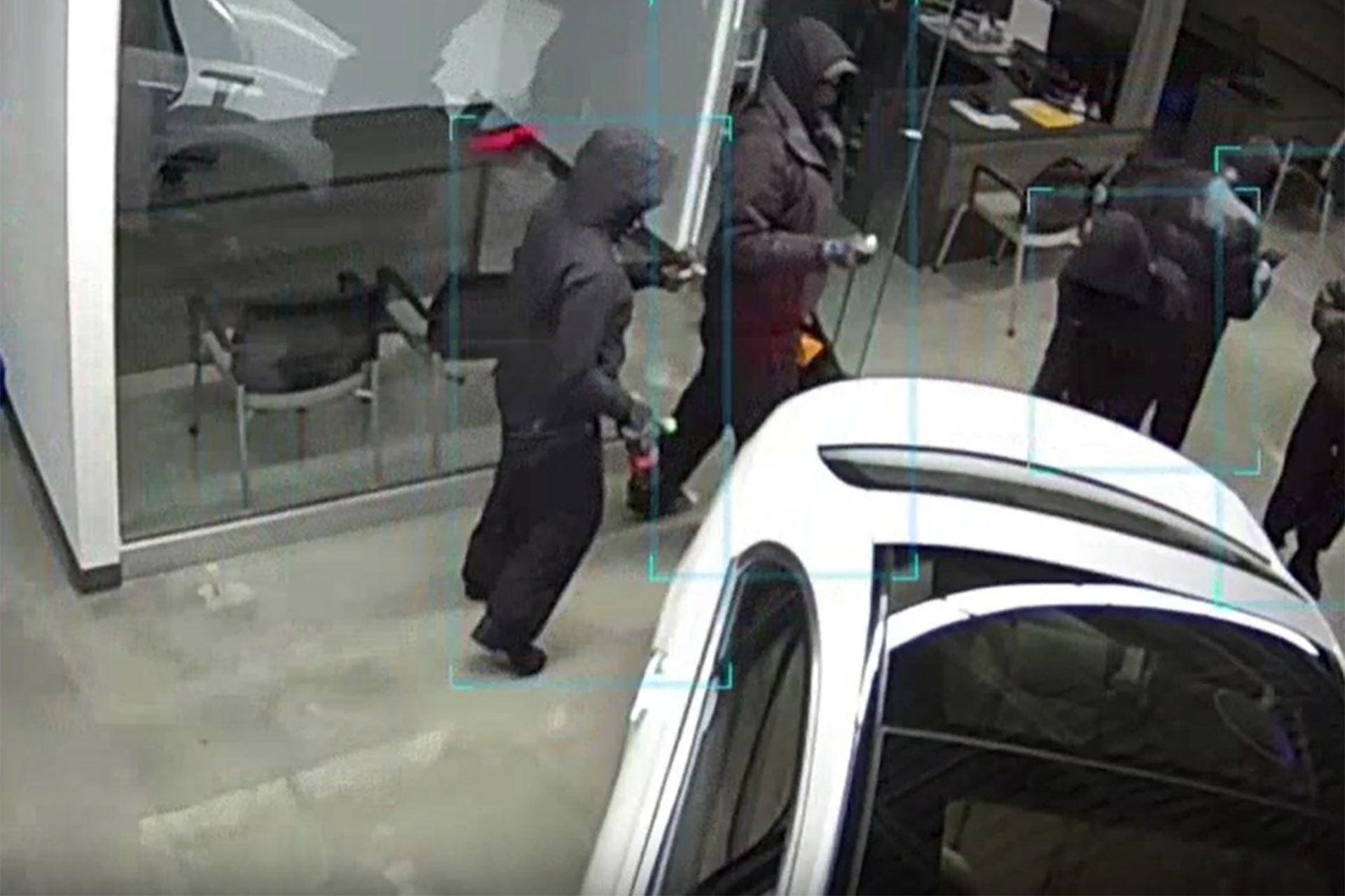 8 Luxury cars worth $2 million stolen from Ontario dealer