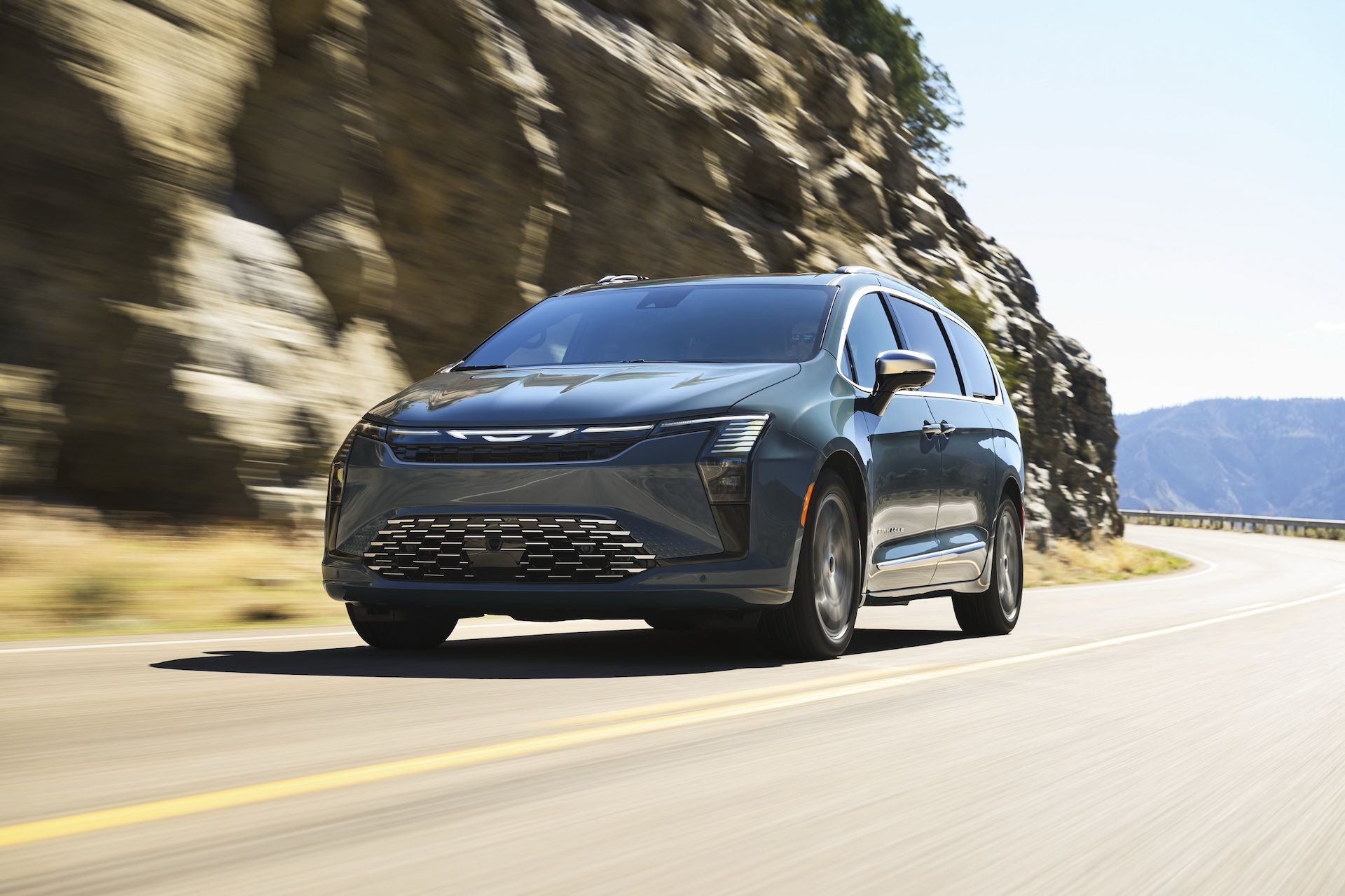 2027 Chrysler Pacifica Limited AWD