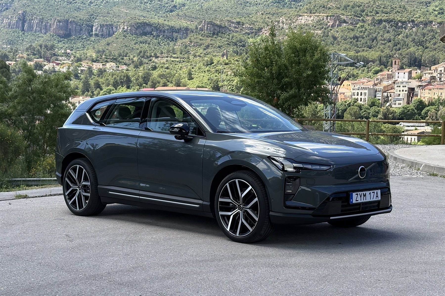 2027 Volvo EX60
