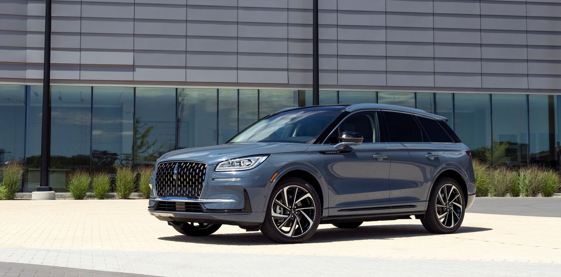 2027 Lincoln Corsair could be hybrid-only Chinese import