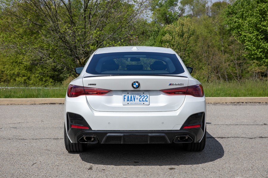 بي ام دبليو M440i غران كوبيه 2026 منظر خلفي
