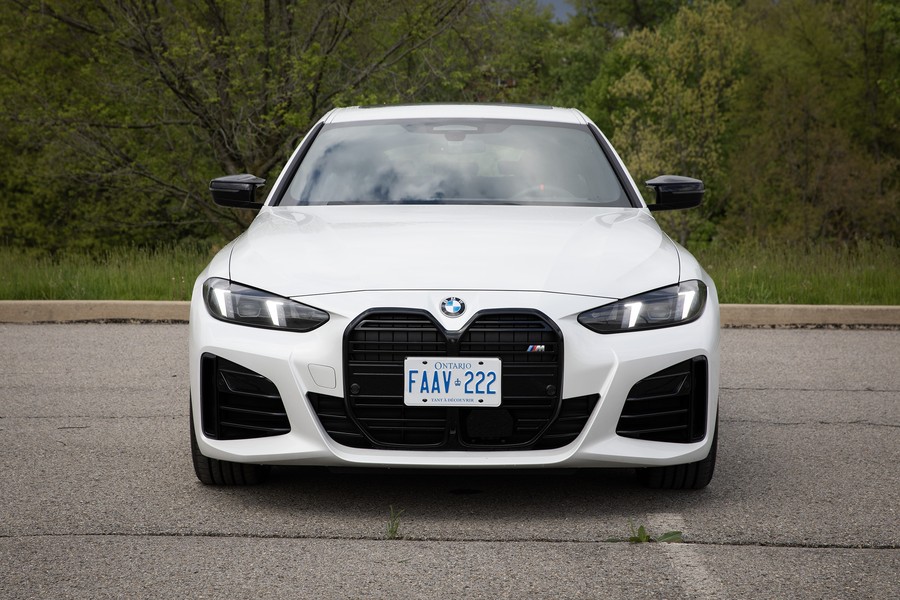 بي ام دبليو M440i غران كوبيه 2026 منظر جانبي خارجي