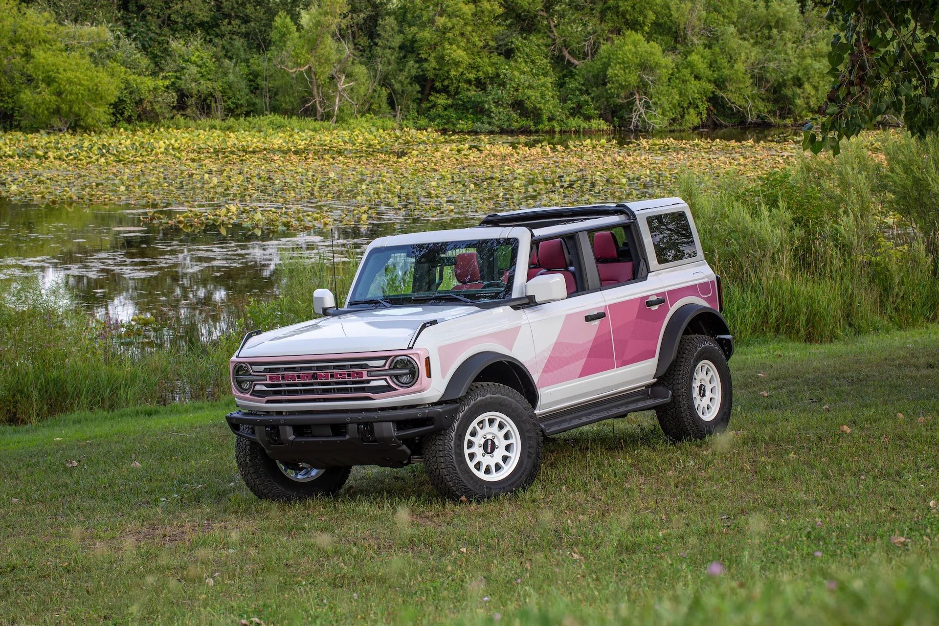 Ford Bronco Outer Banks Desert Rising