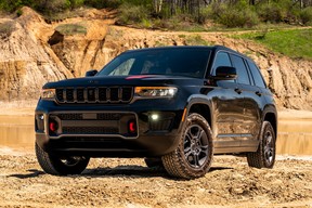 2027 Jeep Grand Cherokee Trailhawk