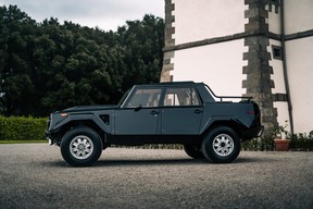 Lamborghini LM002