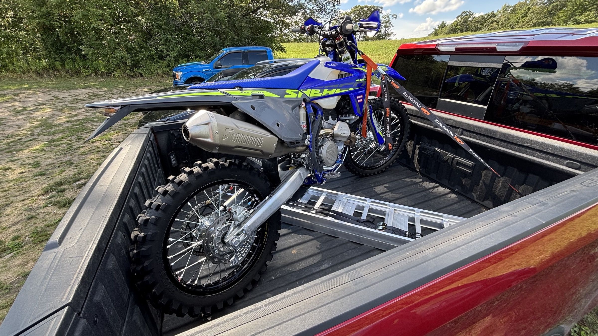 TrailTours dirtbike loading-JYarkony-00