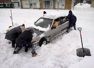 https://smartcdn.gprod.postmedia.digital/edmontonjournal/wp-content/uploads/2011/01/carstuckinsnow-w300h218.jpg