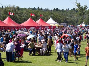 Thousands enjoy the sun, green grass, great food and music in Hawrelak Park on Saturday