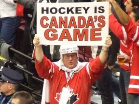 Team_Canada_fan_at_women's_ice_hockey_gold_medal_game_-_US_vs._Canada_at_2010_Winter_Olympics_2010-02-25