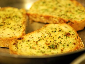 How to make perfect restaurant-style garlic toast