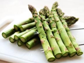 Asparagus grilling