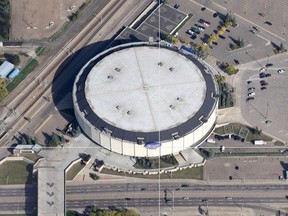 Some anti-downtown arena advocates want to convert Rexall Place into a Dino Doughnut