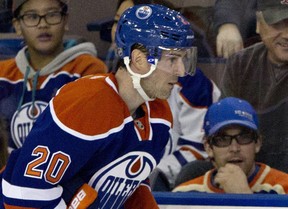 Former Edmonton Oilers centre Eric Belanger has signed a contract to play with Yekaterinburg  of the KHL for the 2013-14 season.