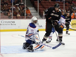 Dustin Penner didn't manage to beat Ilya Bryzgalov this time, but the former Oiler had the last laugh on the former Duck.