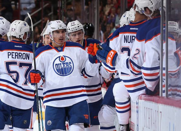 NHL: Oilers fans toss jerseys onto the ice during blowout loss