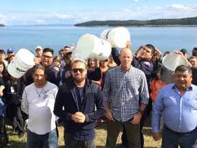 Hollywood leading man Leonardo DiCaprio has used his foundation to make a $100,000 donation in the ALS ice-bucket challenge on behalf of the Athabasca Chipewyan First Nation.