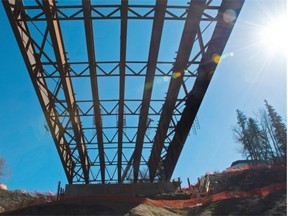 The 102nd Avenue Bridge griders look fairly straight from underneath since the buckling incident. This photo was taken on Groat Road in Edmonton on April 15, 2015.