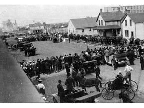 A three-year-old boy who was lost on the Hudson’s Bay reserve lands in the heart of the city for 29 hours in 1911 prompted a Journal editorial calling for the land to be sold and developed, which it was in May 1913. Hundreds of people lined up for the land sale.