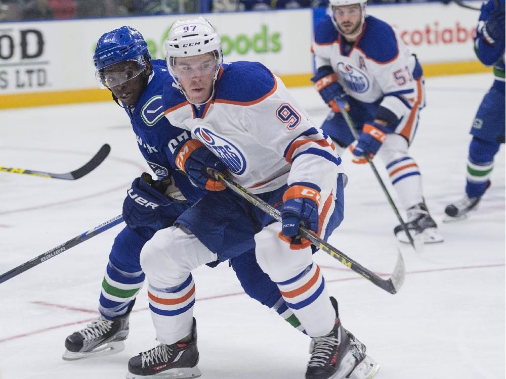Connor McDavid's 5-point night helps Oilers upend Flyers in Carter