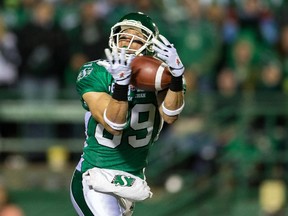 Former Saskatchewan Roughriders receiver Chris Getzlaf has signed with the Edmonton Eskimos.