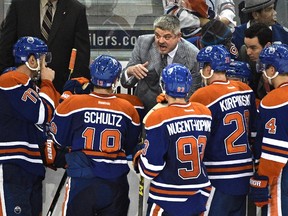 EDMONTON, ALTA: OCTOBER 22, 2015 -- Edmonton Oilers head coach Todd McLellan instructing his troups against the Detroit Red Wings during NHL action action at Rexall Place in Edmonton, October 22, 2015. (ED KAISER/EDMONTON JOURNAL)