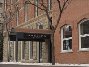 Alberta Hotel Bar & Kitchen