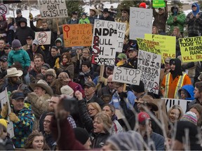 Hundreds of Alberta Farmers and ranchers descended on the Alberta Legislature  to protest against Bill 6, the new farm safety legislation.