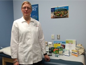 Rami Chowaniec, a Safeway pharmacist, is connecting with her community through a University of Alberta smoking cessation study.