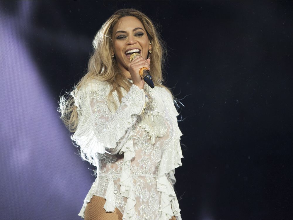 Beyonce dazzles in the drizzle at Commonwealth Stadium | Edmonton Journal