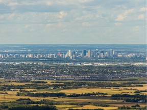 A new report says Metro Edmonton municipalities must work together on marketing, planning and transportation strategy.