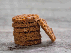 Flourless Sunflower Seed Butter Cookies: These cookies can help improve mood and promote a feeling of calm.