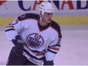 Rem Murray in action for the Edmonton Oilers in October 1996.