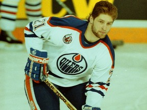 Edmonton Oilers forward Shayne Corson in 1992.