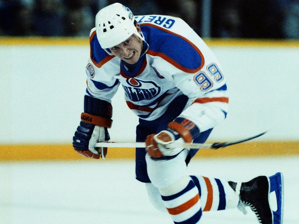 Wayne Gretzky scores first of four hat-tricks of the season in