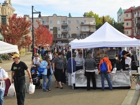 Bring a food bank donation to the last market of the year in St. Albert.