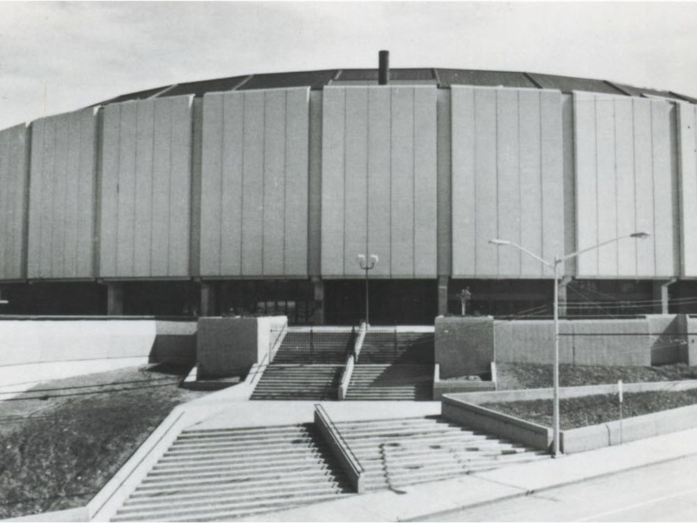 1974 Oilers at Jets week 8 