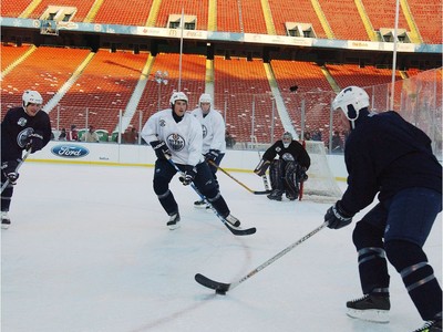 Oilers break in Heritage Classic gear at practice