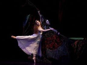 Hayna Gutierrez and Kelley McKinlay in Alberta Ballet's Dracula.