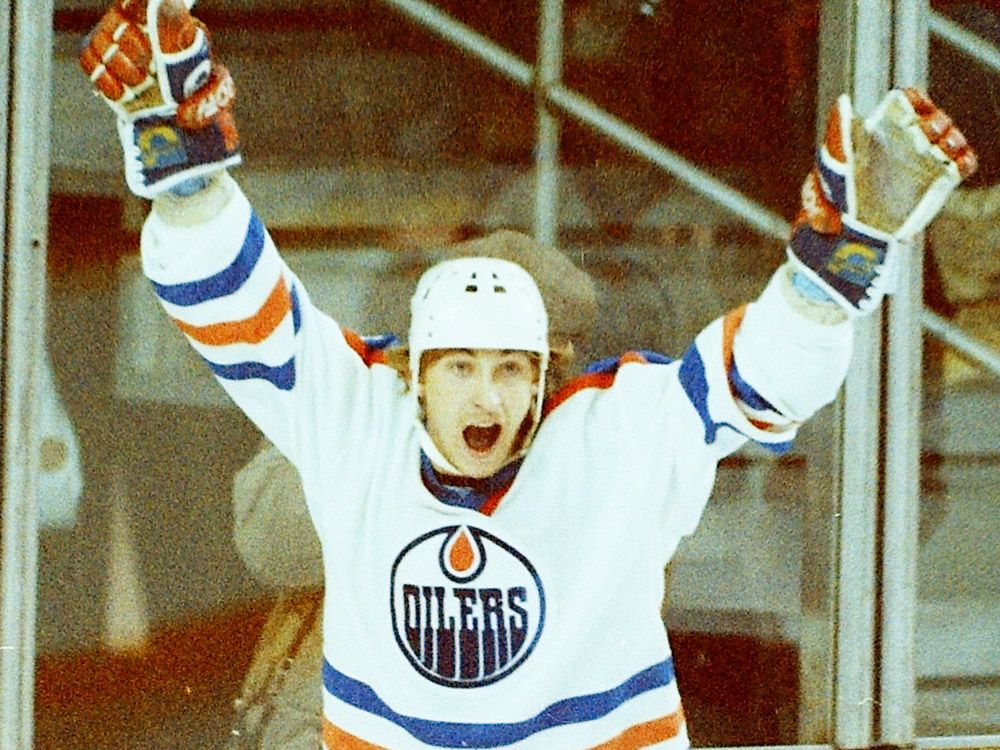 Wayne Gretzky Will 'Feel Mad' If Bruins Don't Win Stanley Cup