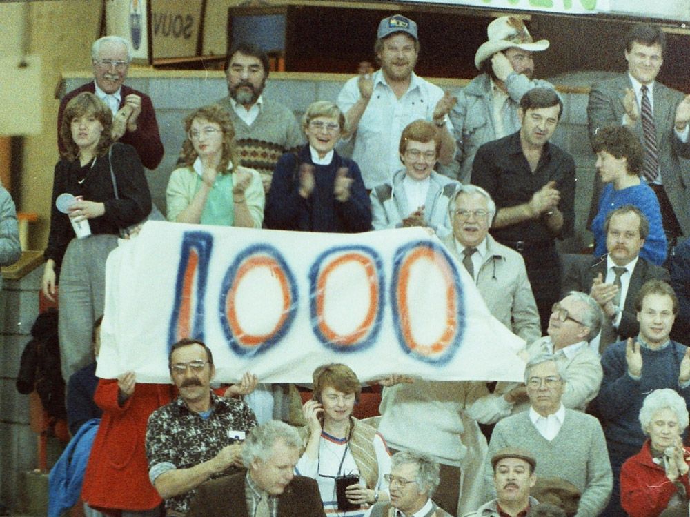 Edmonton Oilers History: Wayne Gretzky Fastest To Score 1,000th Career ...