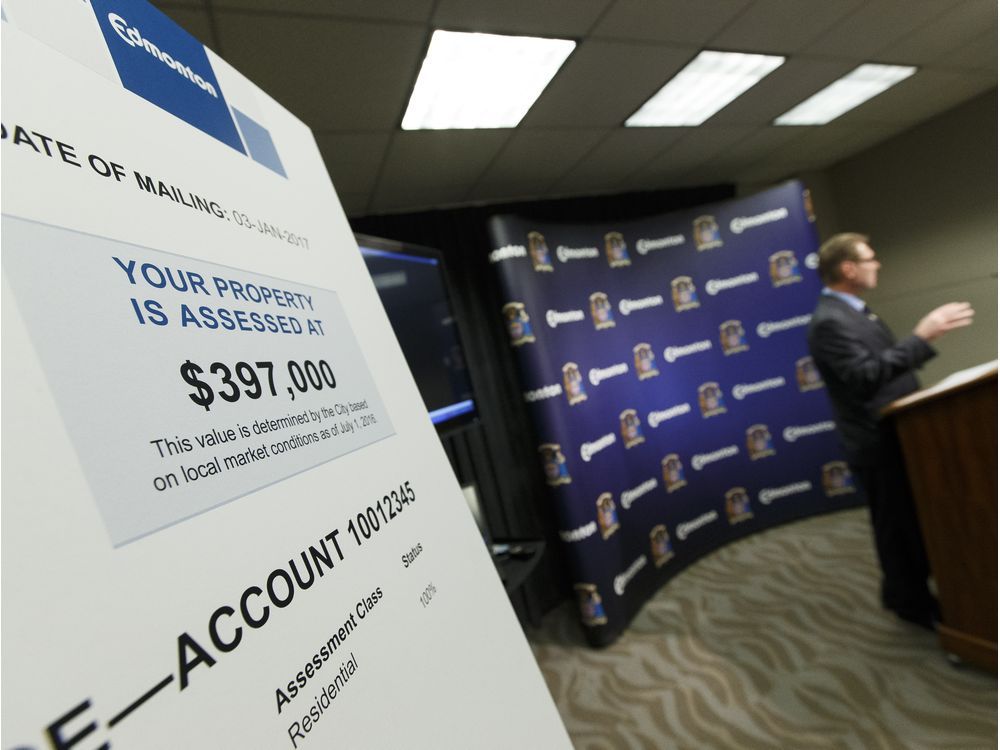 Edmonton property owners see dip in value thanks to slow economy