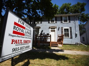 While average Canadian home prices rose 13 per cent last year, the Edmonton area saw prices drop 2.1 per cent, a new Royal LePage report shows.